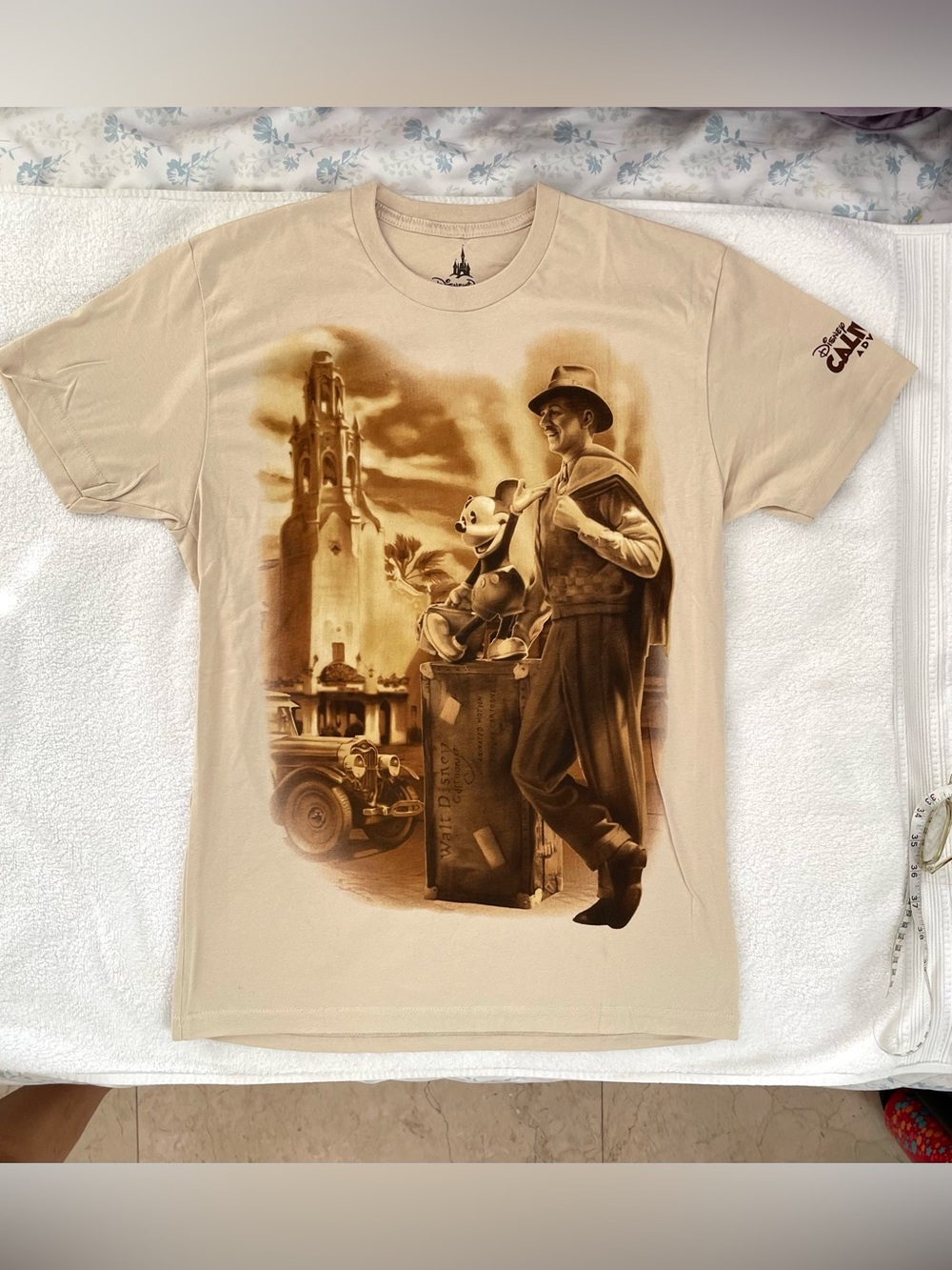 NWOT Disney Beige Graphic Short Sleeve Men's T-Shirt